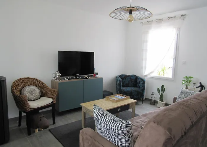 Maison Recente Proche Centre-ville, 6 Couchages - Fr-1-194-432